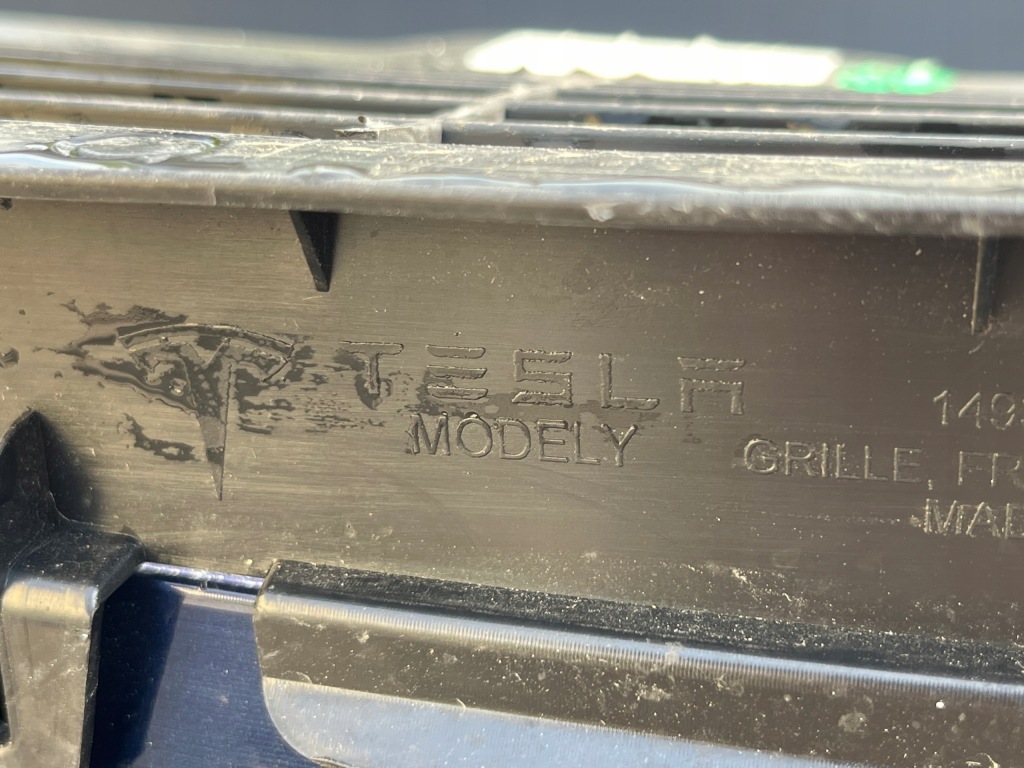фото №14, Бампер передний tesla model y решётка электропроводка