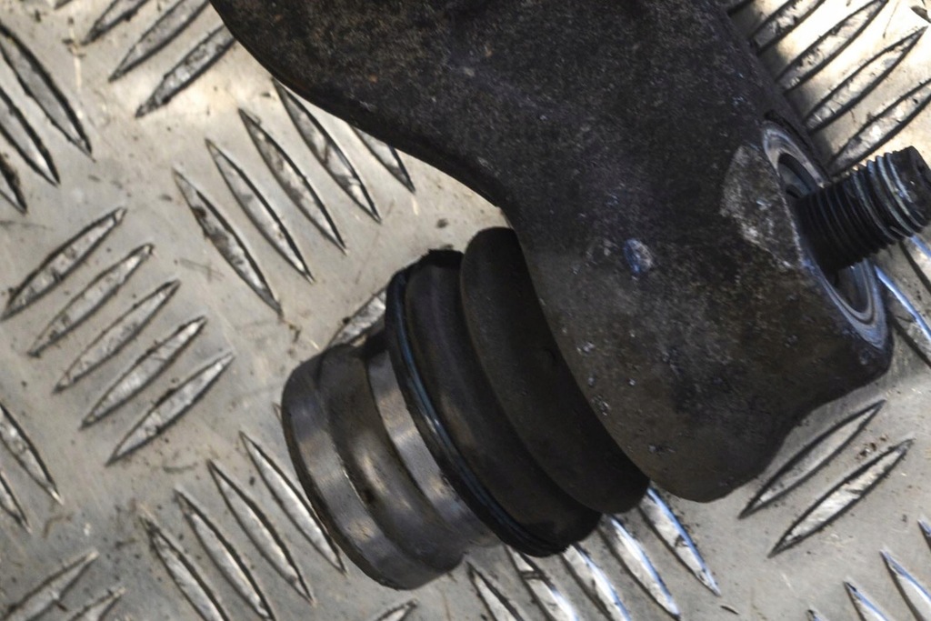 фото №5, Audi a6 4g c7 передній лівий нижній важіль 8k0407155c 2.00 дизель 140kw 2015