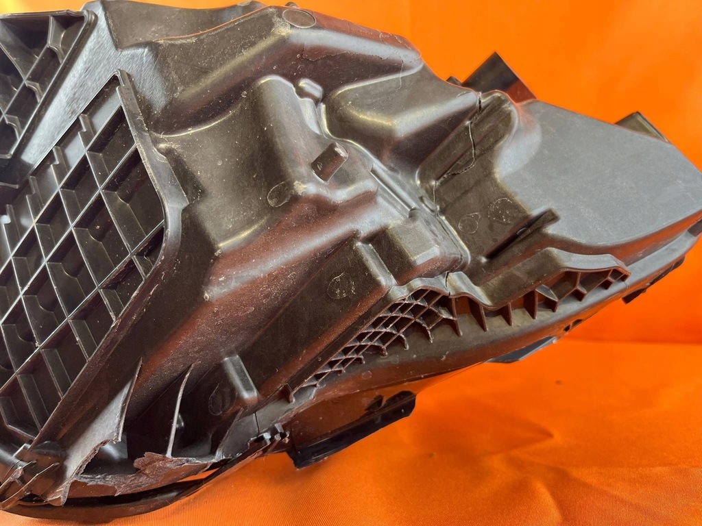 фото №12, Volvo xc40 2018 права сторона лампа передня 32404666