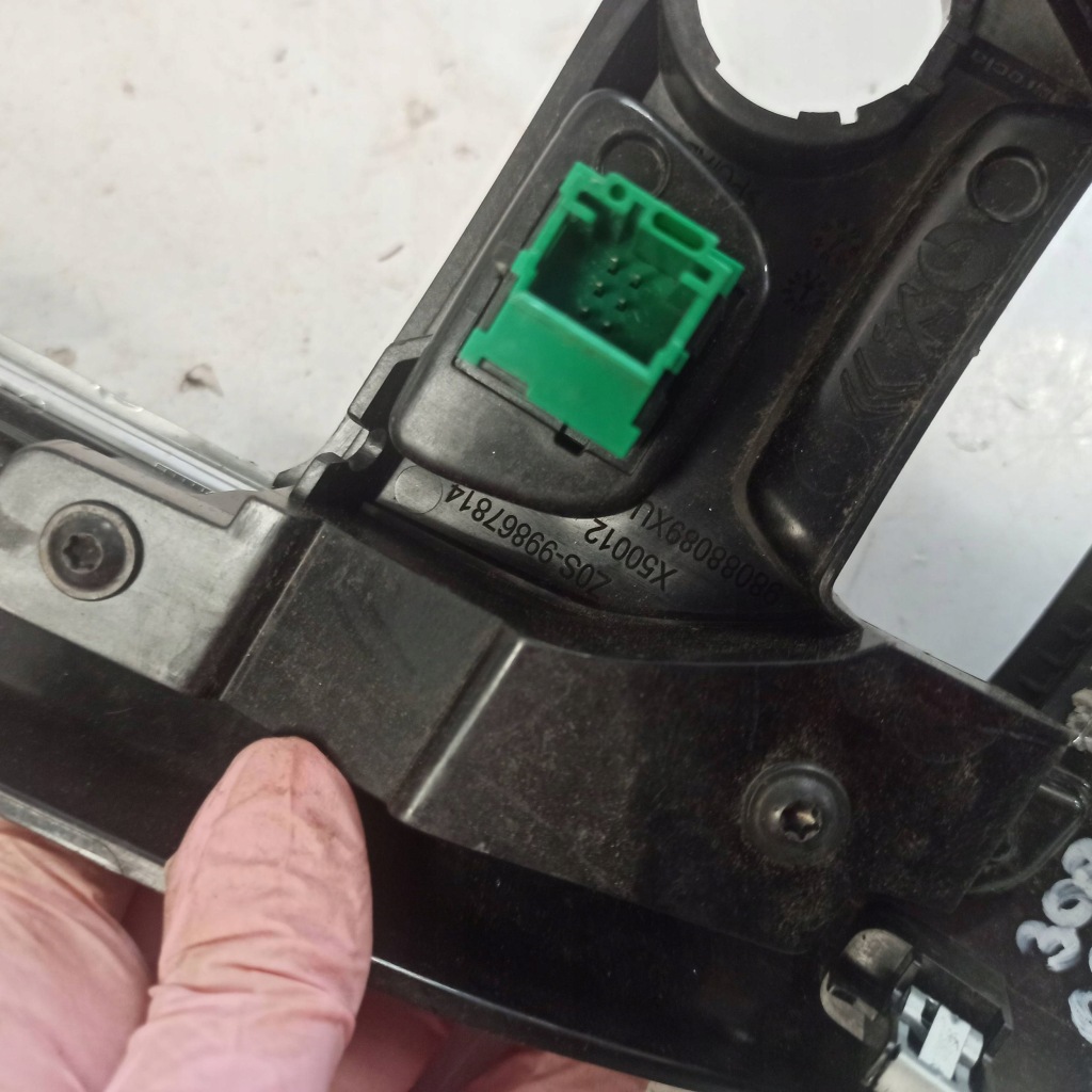 Peugeot 308 t9 декоративная  консоли центральной 98088089xu Недорого