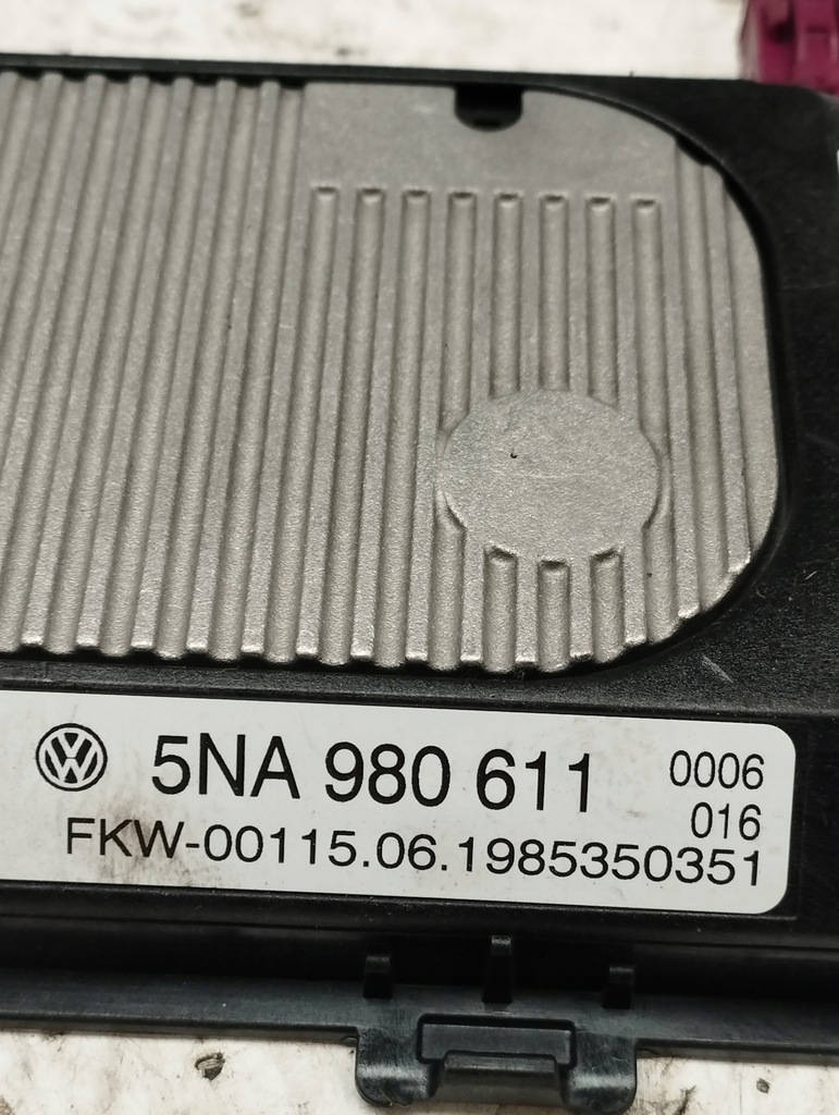 фото №11, Vw audi seat skoda зарядний пристрій індукційна 5na980611