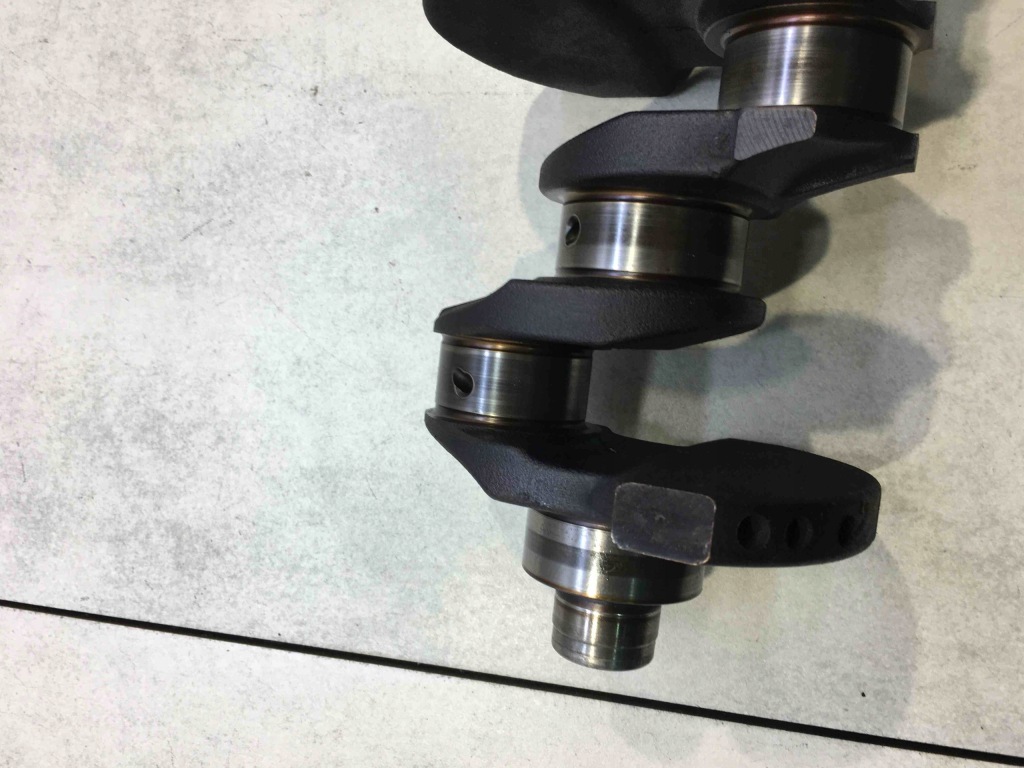 Wał коленчатый audi a4 b5 1.6 adp 050105189 Оригинал