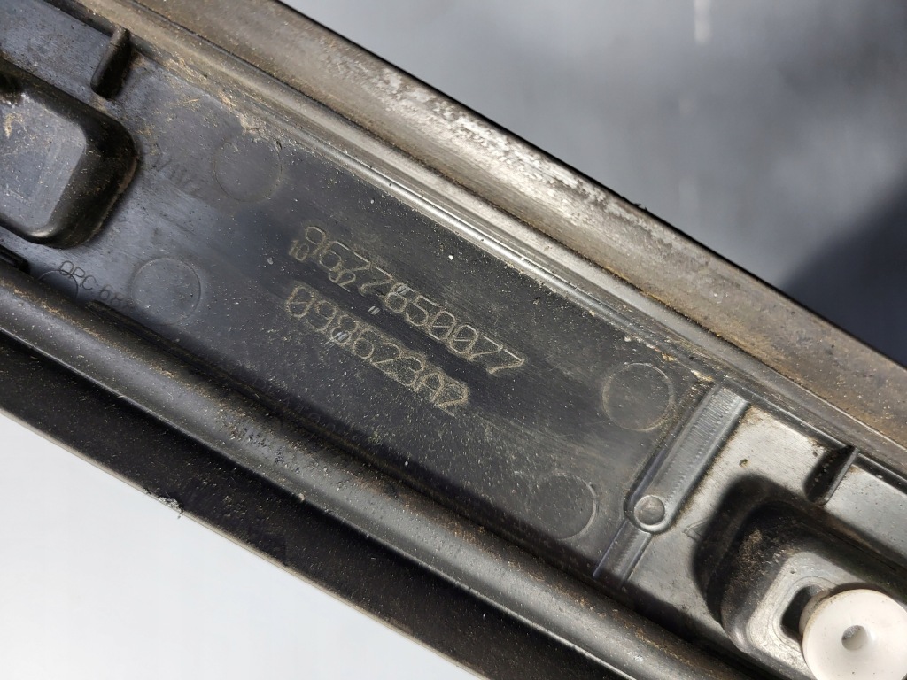 Купити Citroen c4 2 gp picasso 13r- молдинг рейлінг даховий правий 9677650077