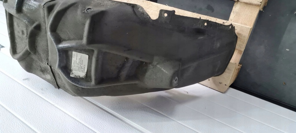 фото №11, S3 8v sedan a3 подкрылок правое правый задняя sedan 8v5810172b