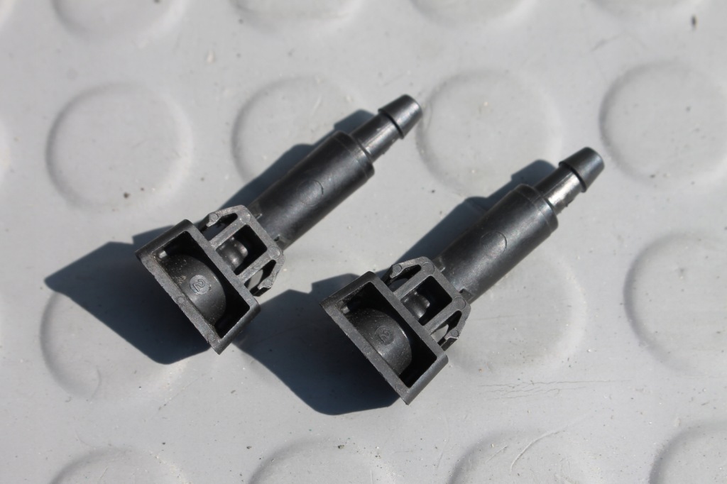 фото №1, Насадка омивача перед honda insight ii 09-14