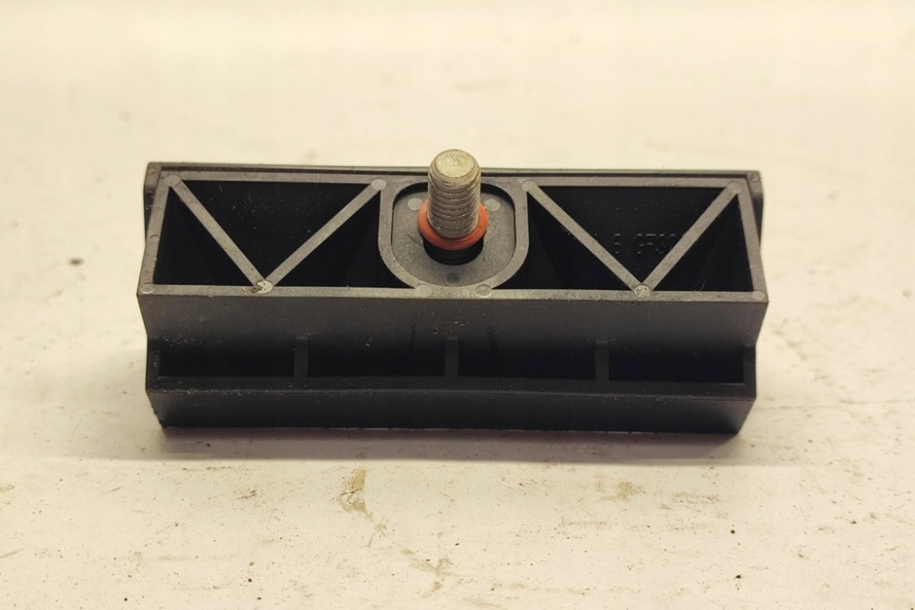 Тримач  акумулятор bmw 5 f10 7592923 2.0l дизель 135kw 2014 Ціна