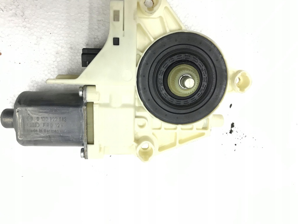 фото №4, Моторчик стекло renault оригинальный номер 827300013