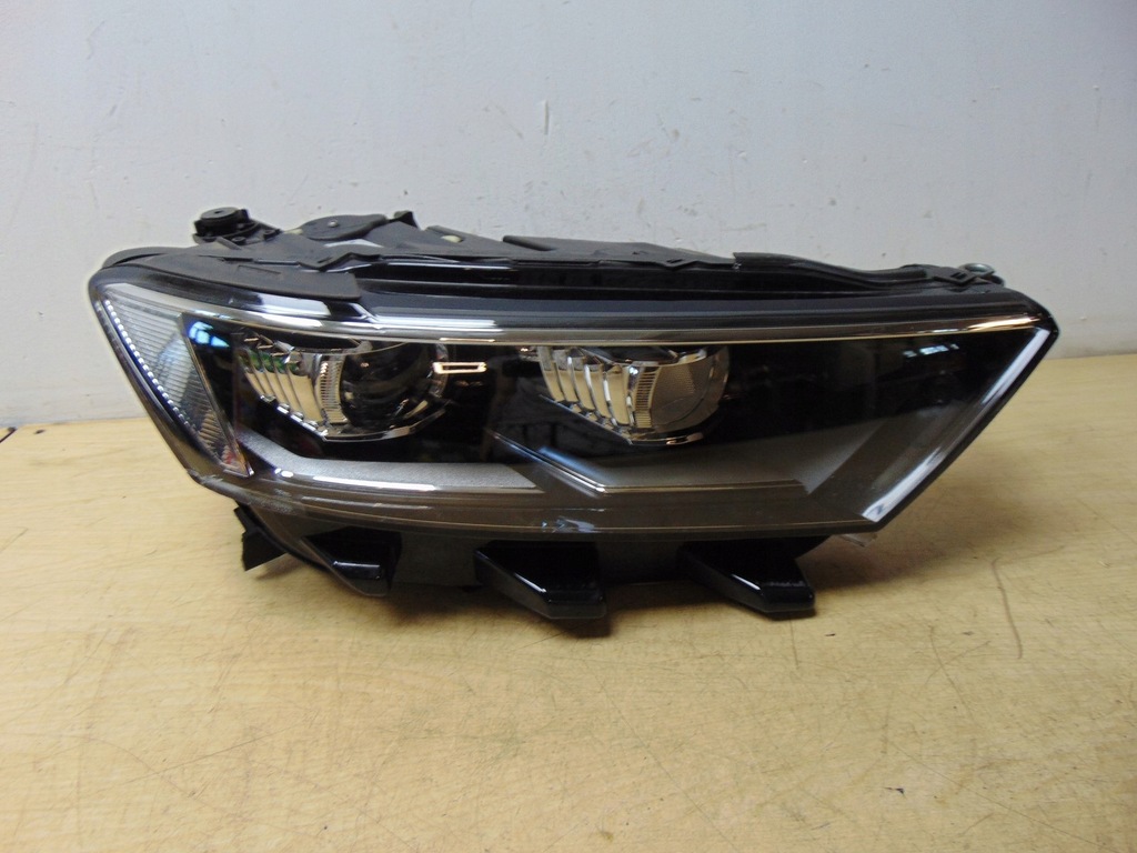 фото №1, Лампа правая перед full led vw t-roc europa