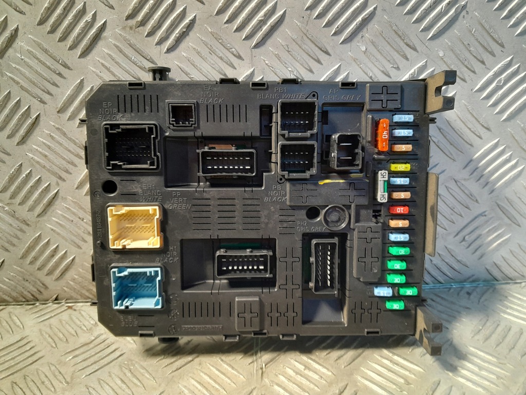 фото №1, Peugeot 308 модуль коробка bsi 281201906c