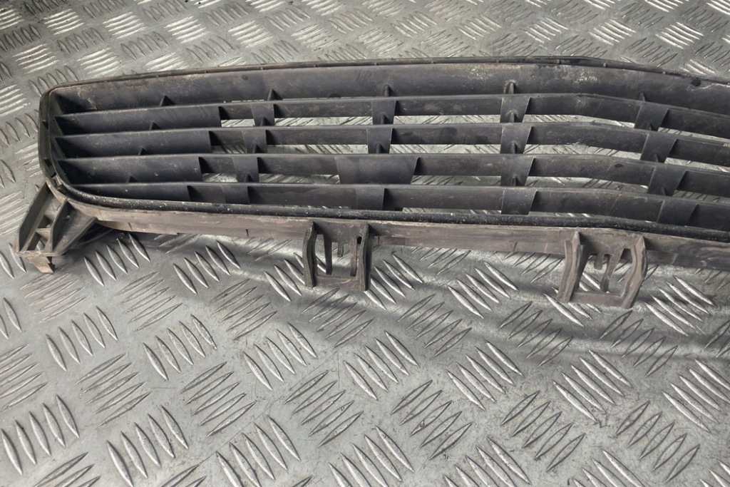 Решётка бампера средняя opel meriva 13193495 1.7l дизель 55kw 2003 Киев