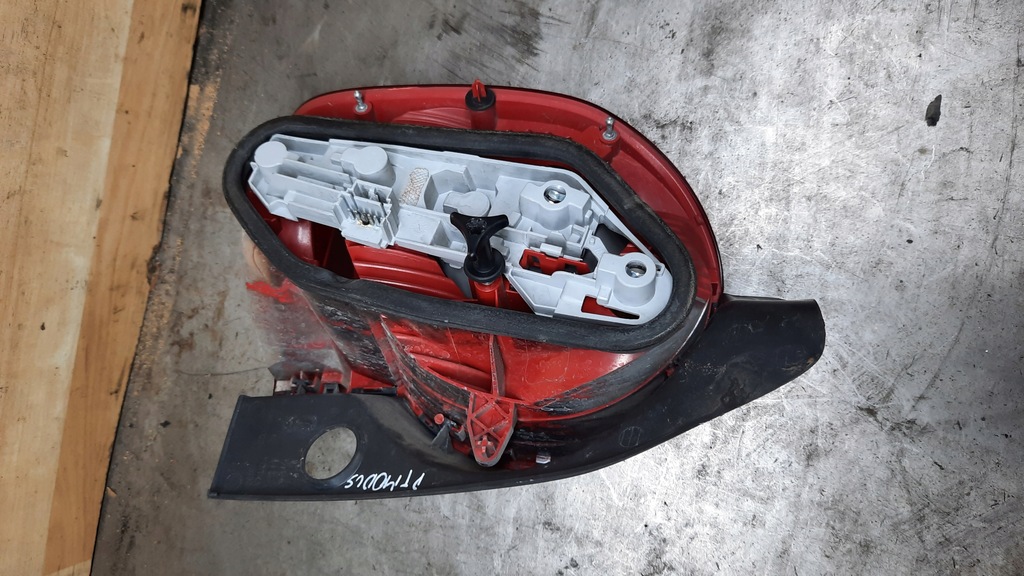 фото №4, Лампа задня права renault modus 04r