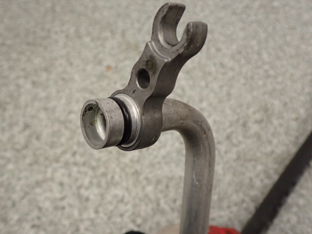 фото №5, Suzuki grand vitara 1.9 дизель 06- шланг кондиционера