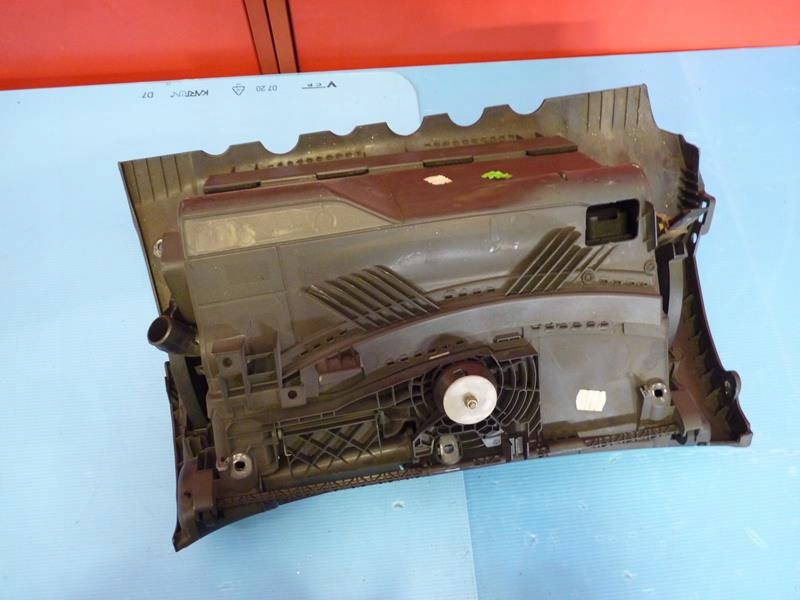 фото №4, Skoda octavia 2 бардачок пасажира 04-