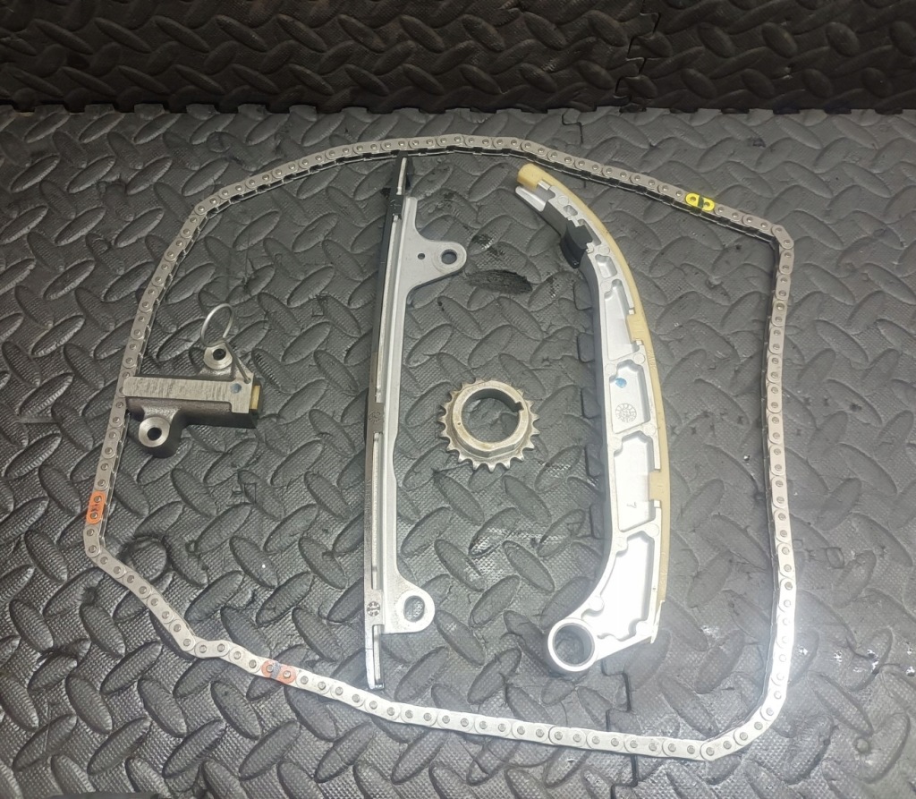 Купити Грм ланцюг напрямна toyota yaris 1.5 hybrid