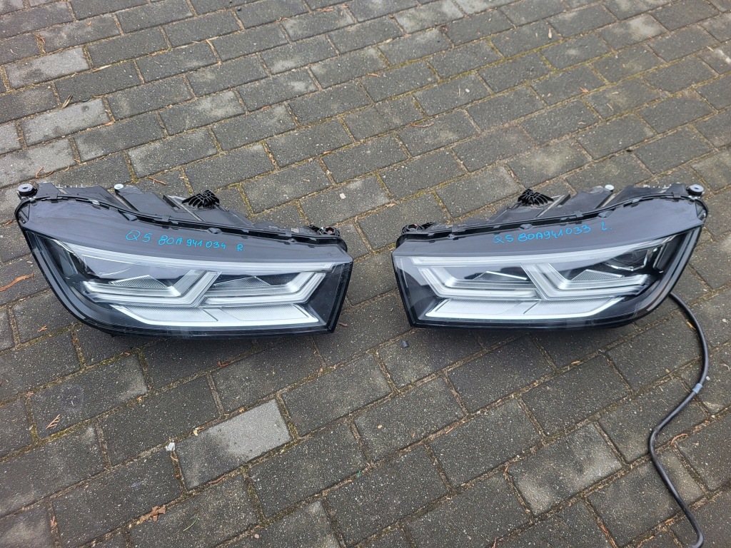Купити Фара правий full led q5 рестайлінг  комплектна 80a941034 стан bdb