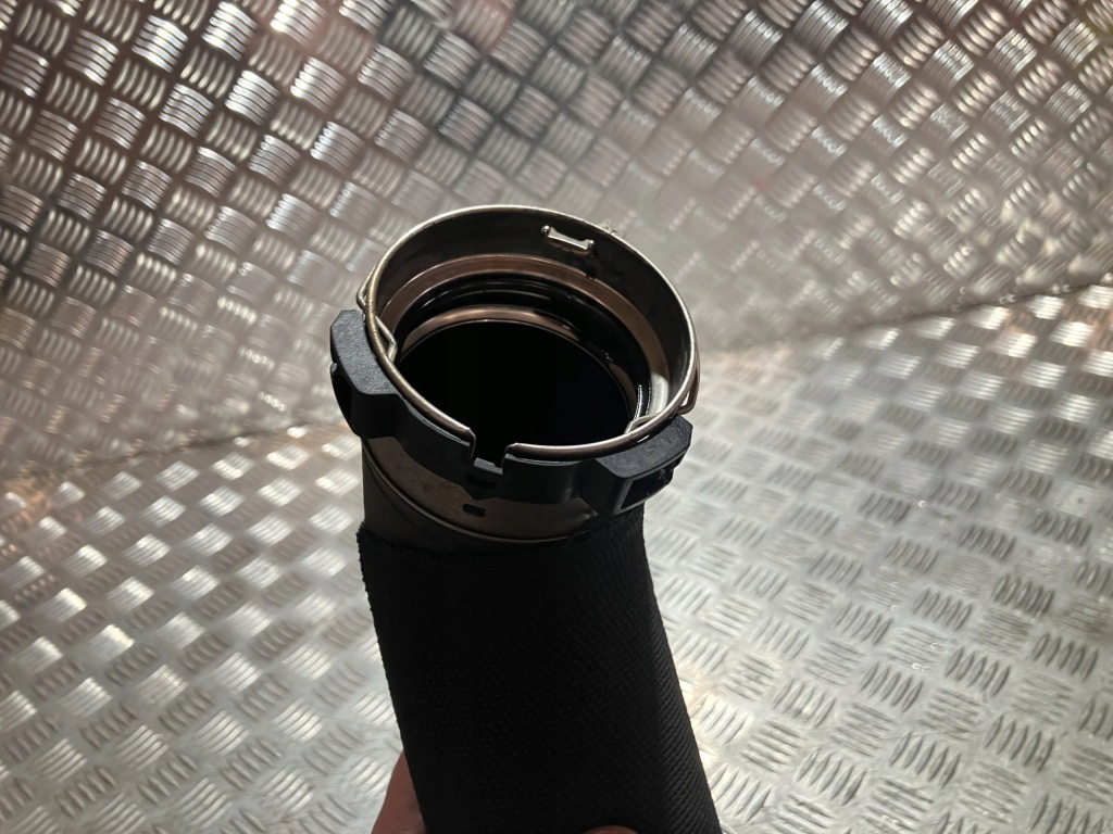 Шланг труба повітря bmw x1 f48 2.0 d Ціна