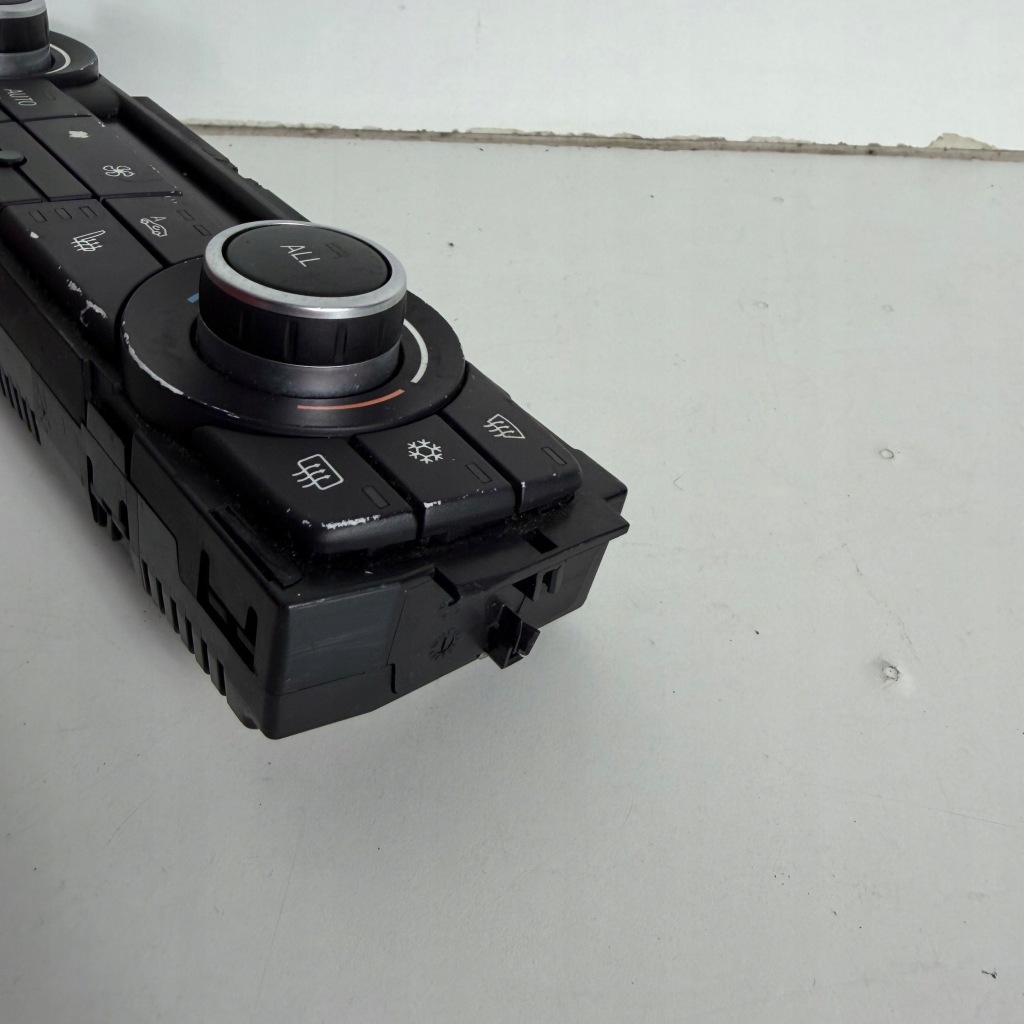 Панель кондиционера заводской bmw 1 e87 3 e90 e91 lci рестайлинг  оригинальный номер 9221852 Недорого