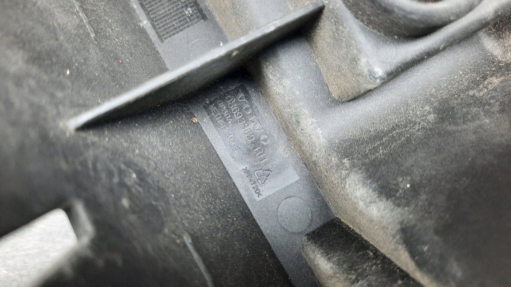 фото №7, Направляющая бампера задняя задний правый 08693389 volvo s60 lift 04-09r