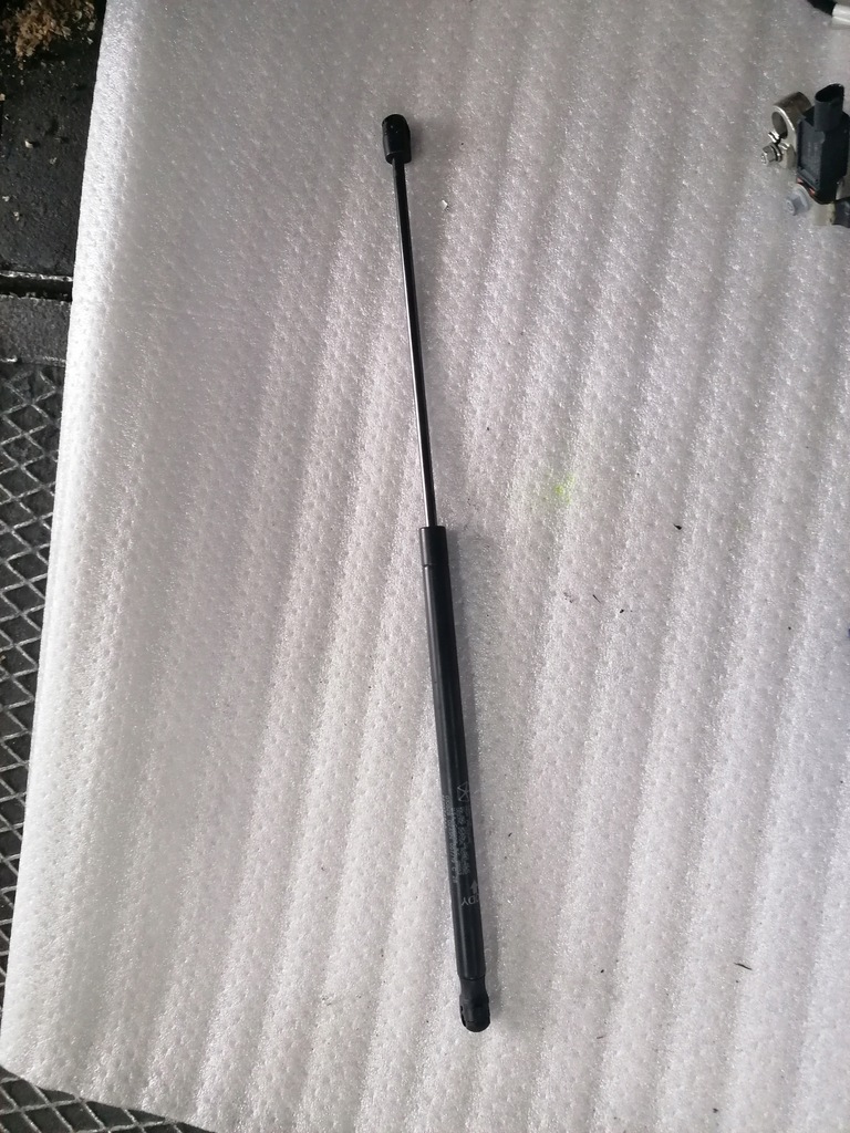 фото №1, Jeep grand cherokee wk2 амортизатор привід капот