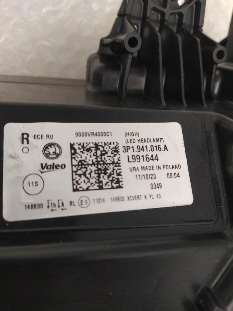 фото №16, Skoda superb 4 iv 2023- лампы перед передние full led преобразователь комплект