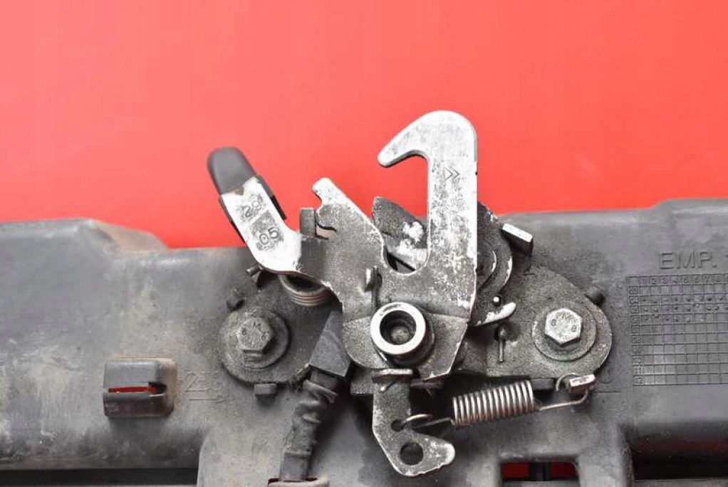 фото №10, Pas передний усилитель 9646174680 peugeot 1007 1.4 8v 75 km 05-09