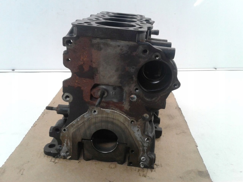 фото №8, Блок двигателя номинал 03l103021ah 2,0 tdi cba