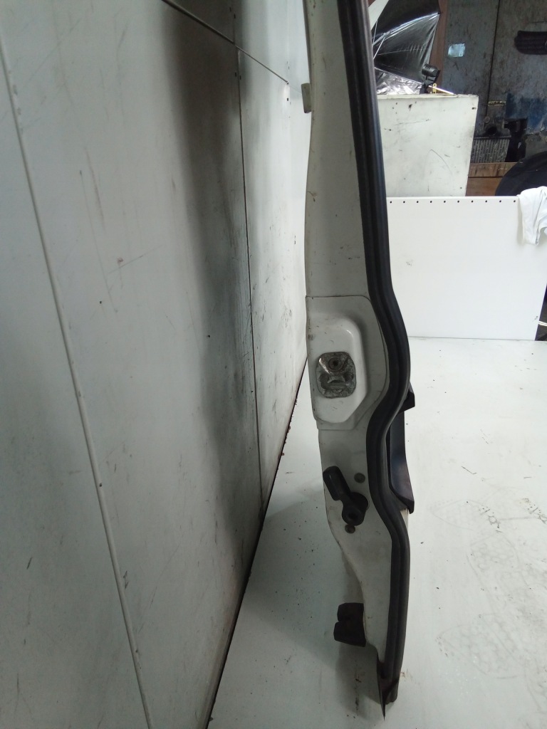 L317 дверей правий задні combo d білий в Україні