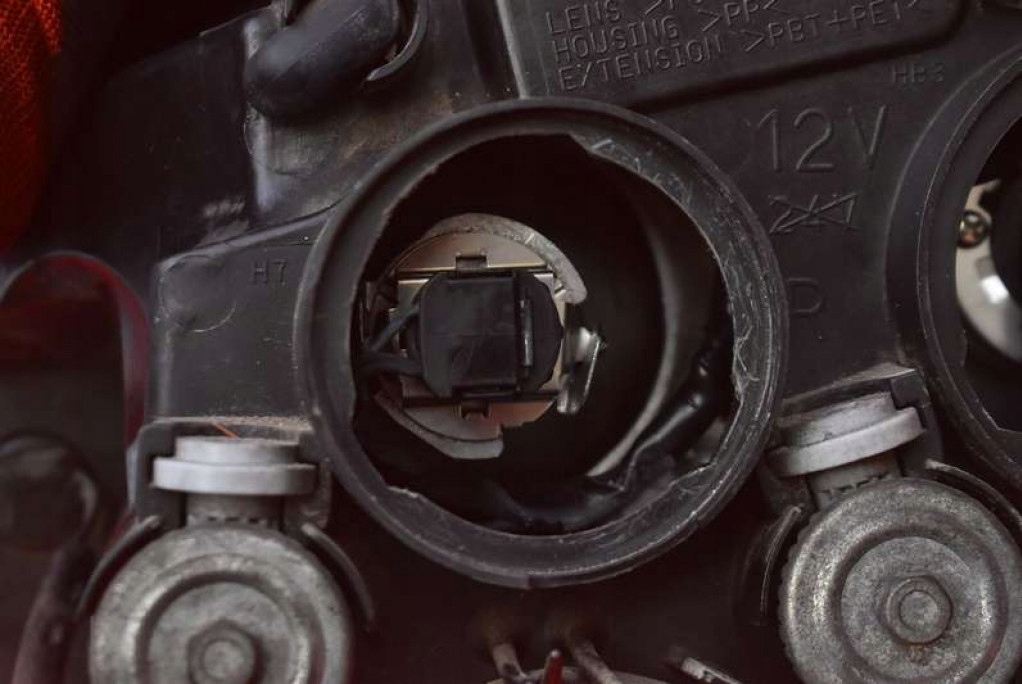 фото №8, Фара правий лампа перед лінза eu dg4051030 mazda 2 dy lift 05-07