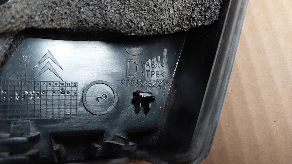 фото №6, Peugeot 3008 i 2009-2016 треугольник крыла правый левый оригинал