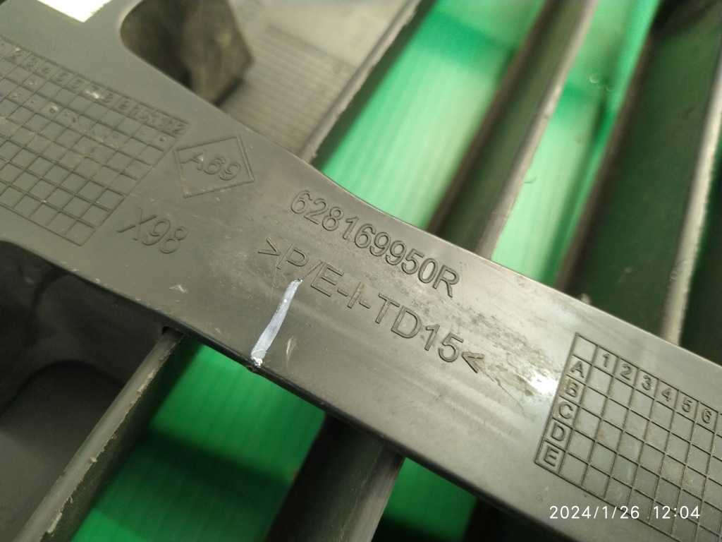 Решётка бампера перед renault clio iv 4 2013-2018 628169950r в Украине