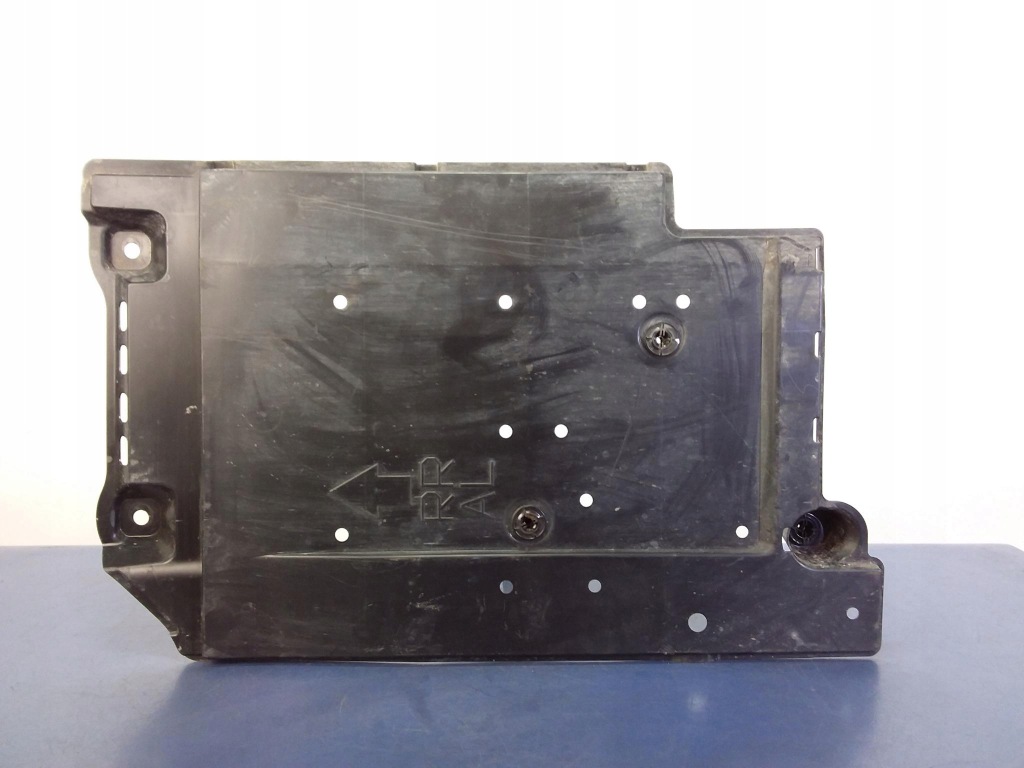 Купить Lexus ct200h накладка подвеска левая задняя 5816876010