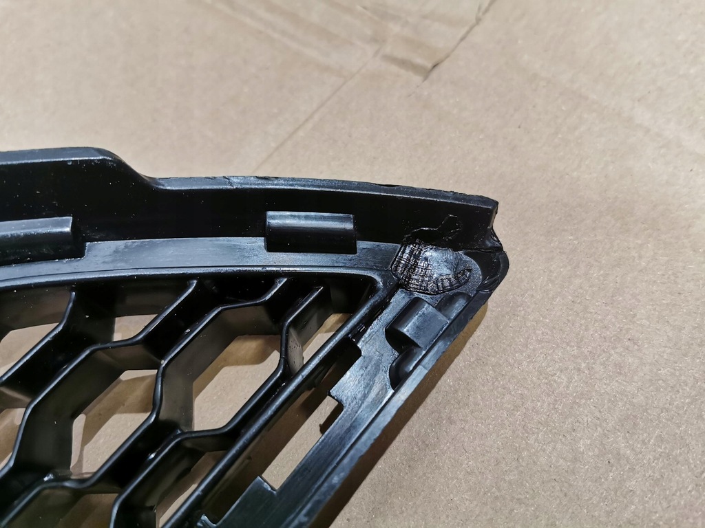 фото №10, Решётка средняя бампера перед передний jaguar f-pace hk8m-17h750-a