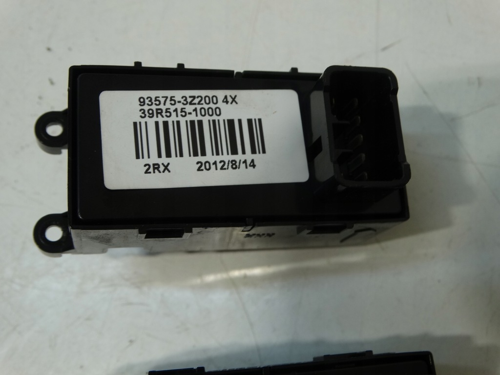 фото №7, Переключатель стекло задняя hyundai i40 93580-3z0000