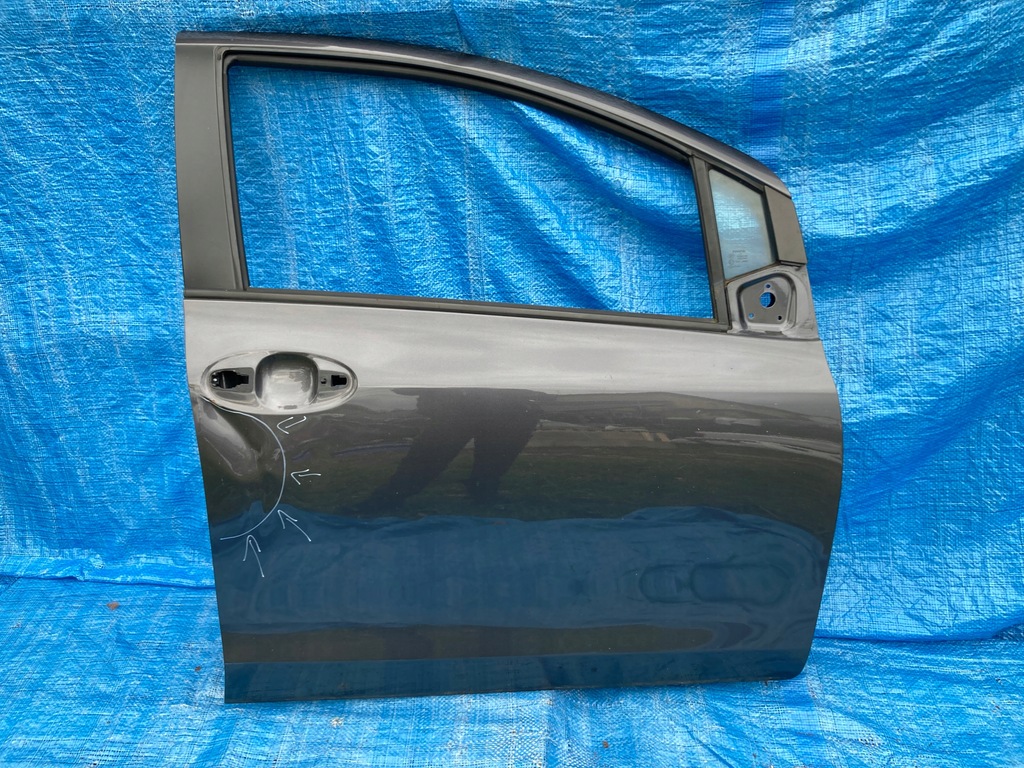 фото №1, Toyota yaris ii двері правий перед передні праве / версія 5 двері