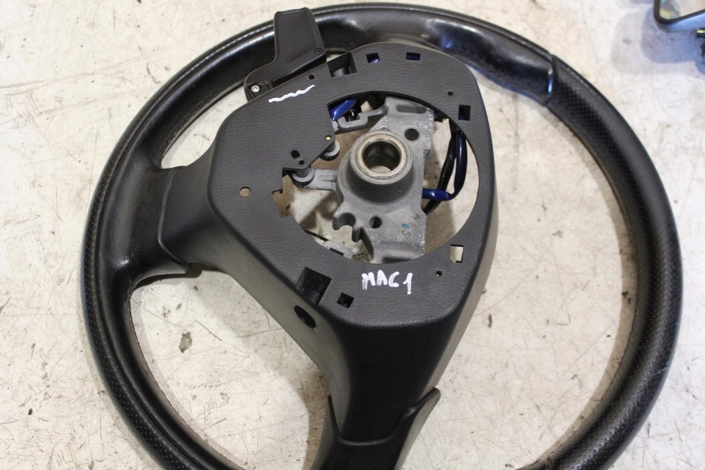 фото №8, Воздуховод momo кожаный subaru forester ii sg