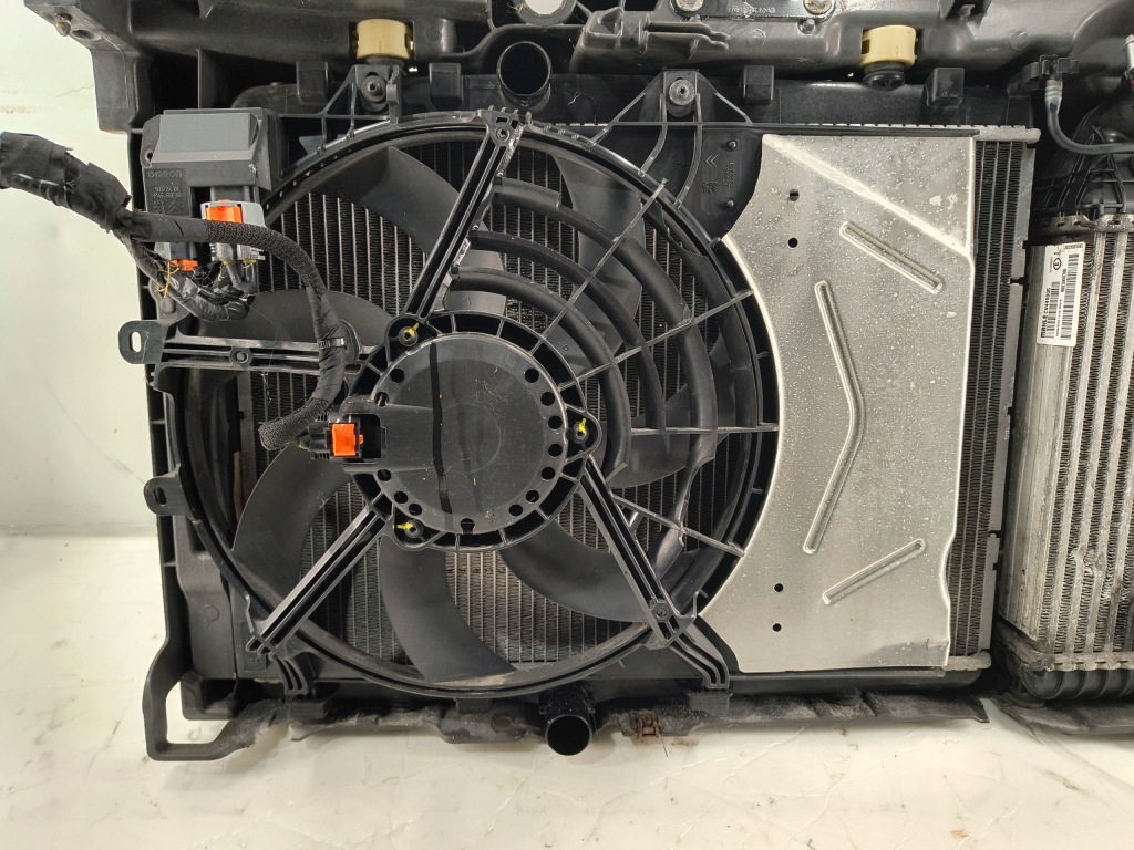 Купити Peugeot 208 i 1.5 blue hdi ремінь передній kompletny кондиціонера інтеркулер