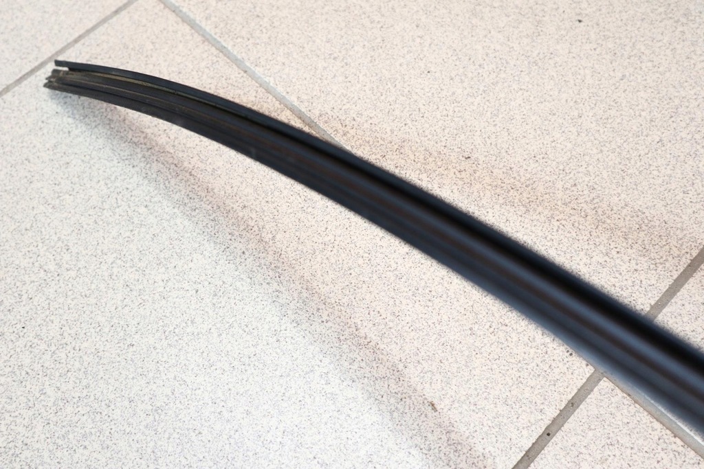 фото №3, Mercedes slk r171 молдинг стекло лобовое перед