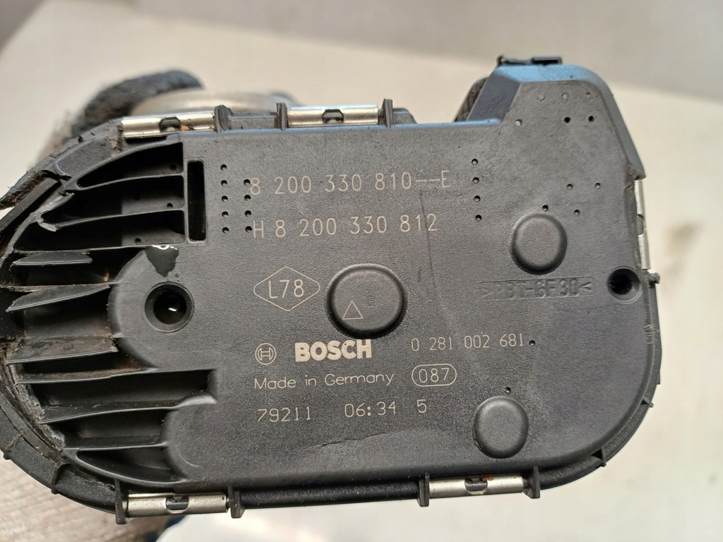 фото №5, Renault koleos 1 i 07- 2.0dci дроссельная заслонка 8200330810