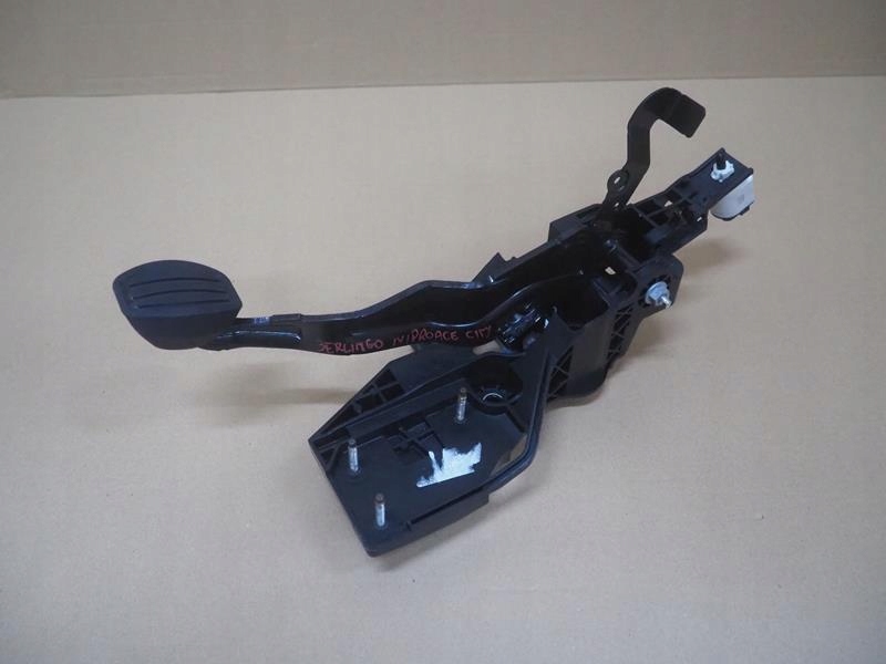 фото №1, Педаль сцепления помпа citroen berlingo iv partner iv proace city combo e