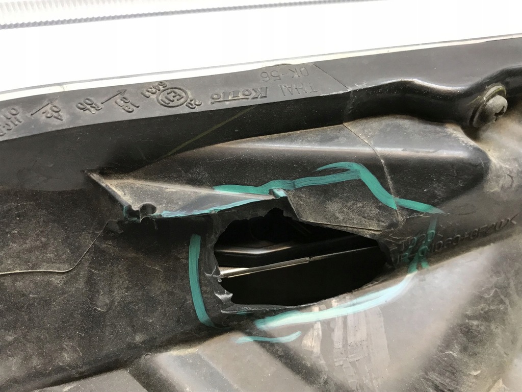 фото №11, Toyota hilux viii 8 лампа правая led 2015 -