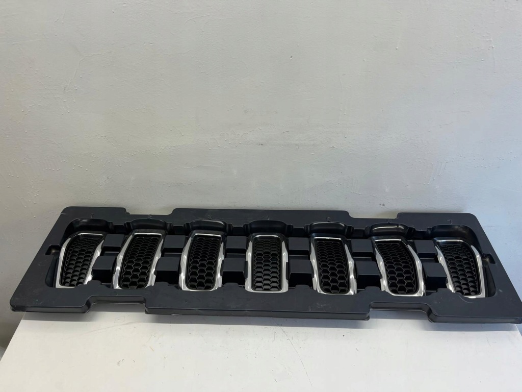 фото №1, Решётка решётка радиатора капот перед jeep cherokee kl 14-18