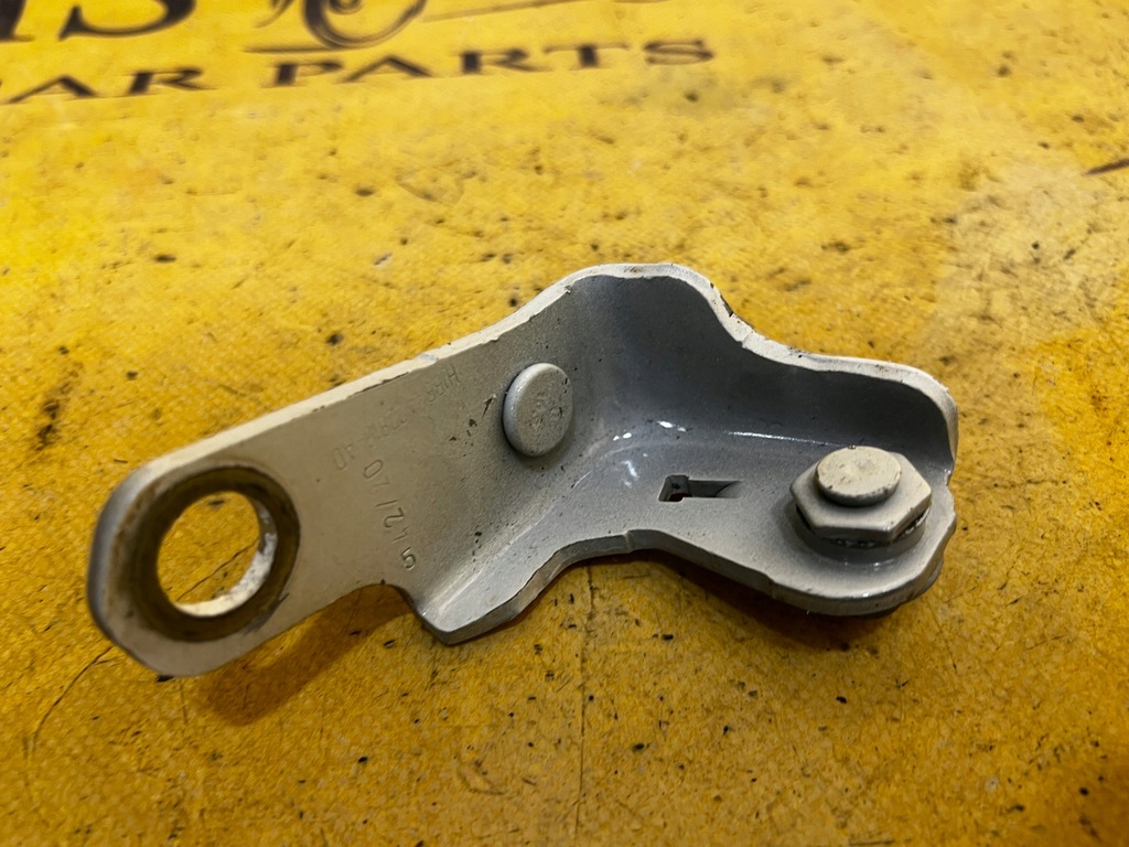 фото №1, Петля дверь правый перед нижний ford kuga mk3