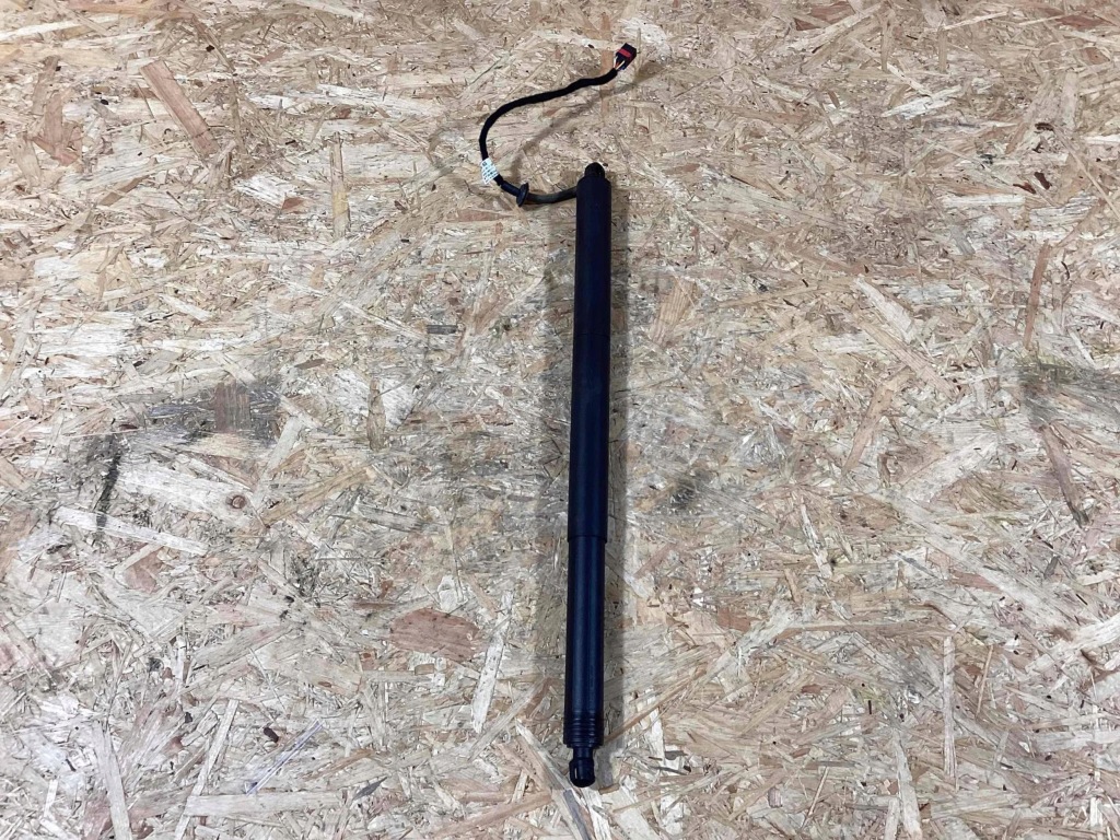 фото №1, Porsche macan 2019 з задній амортизатори