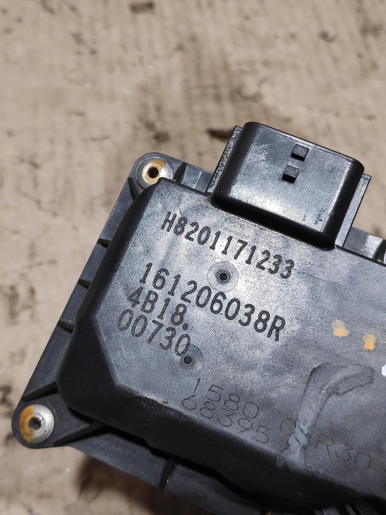 фото №5, Дроссельная заслонка 1.2tce dacia dokker 161206038r