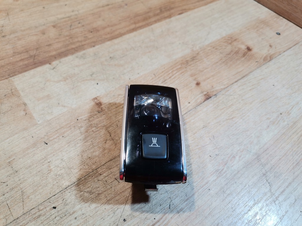 фото №1, Лампа освещение салона peugeot 508 8957400