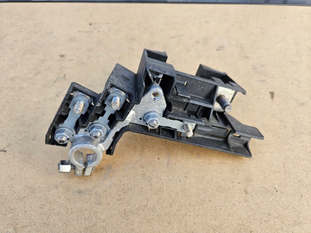 Купити Клема плюсова audi r8 4s kb8j4590 k98j4590