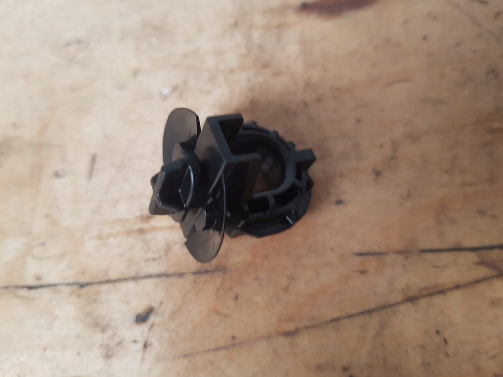 фото №6, Renault captur ii 20- кронштейн опоры капот 657221771r