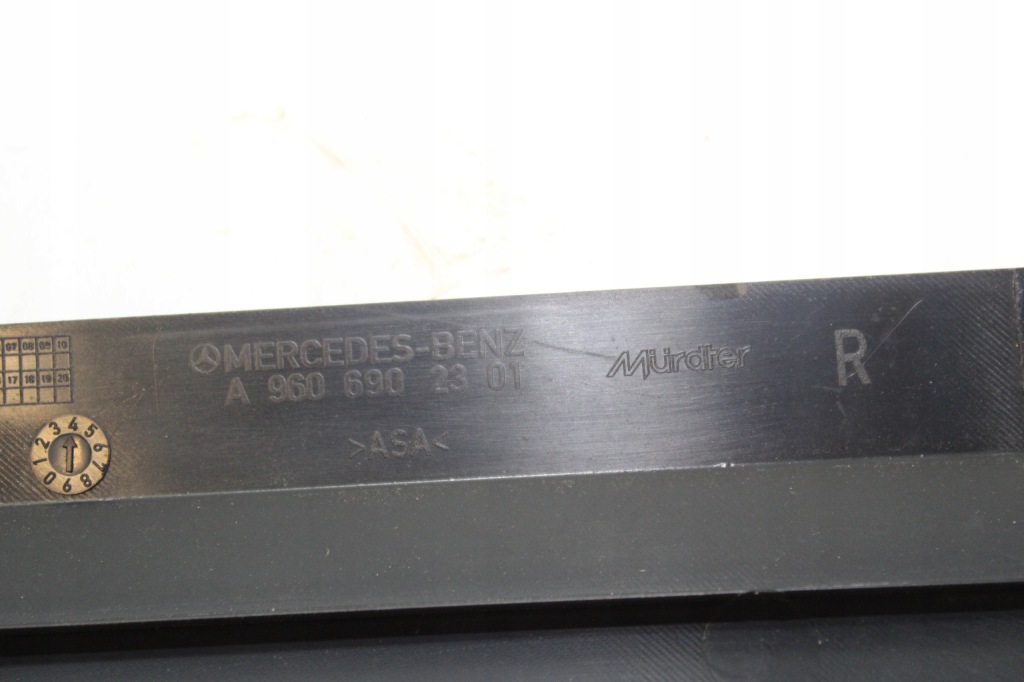 Mercedes actros mp4 молдинг кабины правая a9606902301 Киев