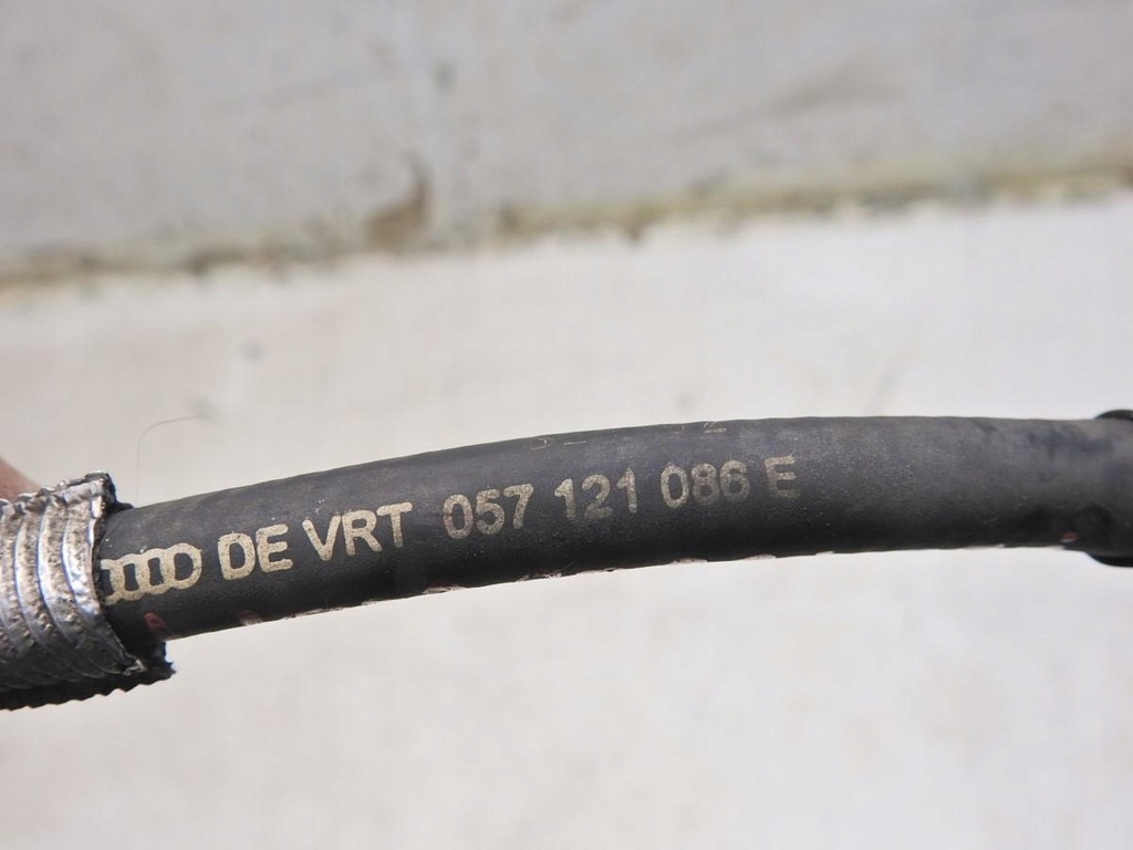 фото №7, Wąż трубка wody audi a8 d3 4.0 v8 tdi 057121086e