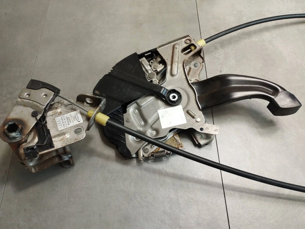 фото №3, Audi q7 4l педаль тормоза 7l0721797